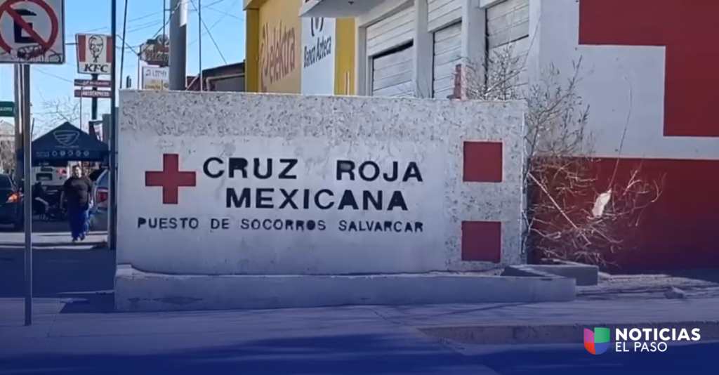 Una persona lesionada por posible bala en el rostro es atendida en la Cruz Roja de Ciudad Juárez