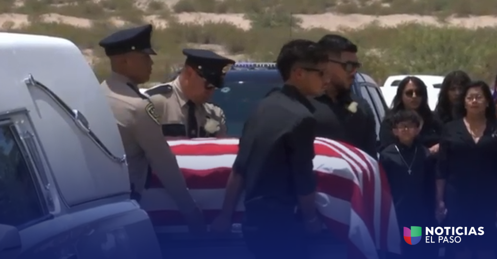 Policía de El Paso rinde homenaje al alguacil Antonio Alemán