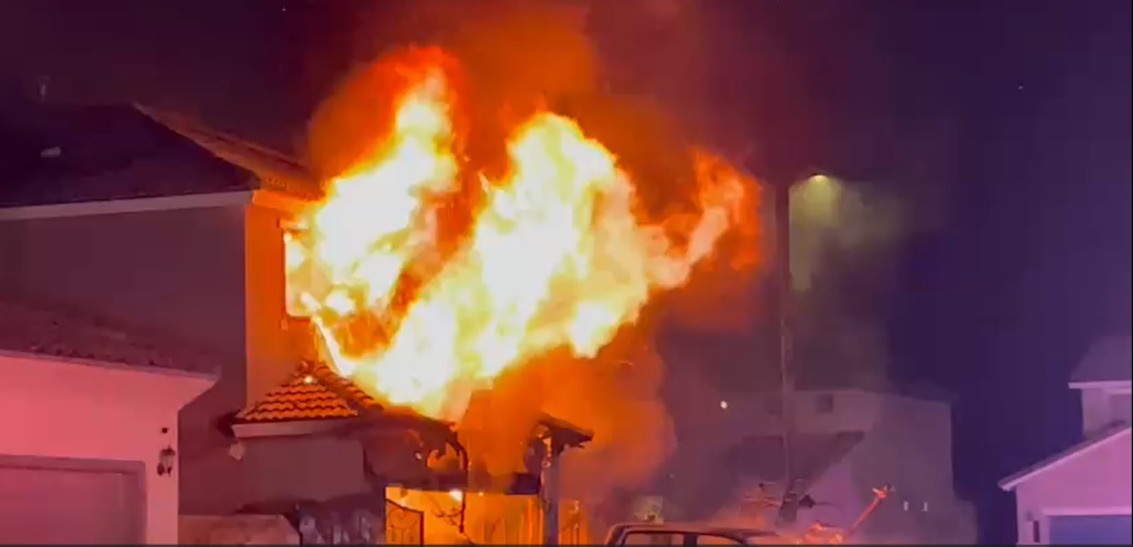 Incendio daña una vivienda en Horizon City