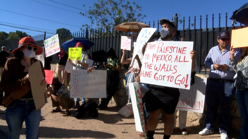 Activistas marchan en El Paso para exigir la liberación de detenidos migrantes