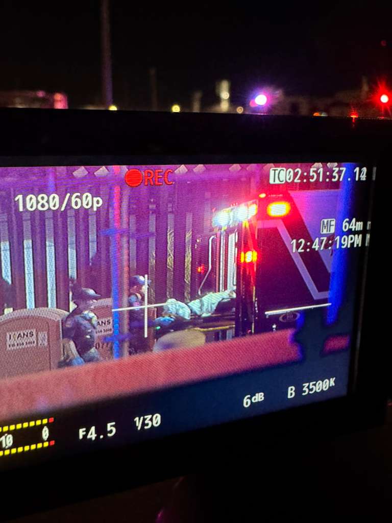 Varias unidades de emergencia son desplegadas por autoridades en operativo de rescate en el Loop 375