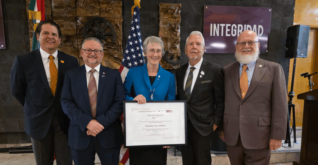 Premio Ohtli: Heather Wilson Recibe Distinción Del Consulado De México En El Paso - Noticias Notivalle Ep Premio Ohtli Gobierno De Mexico A Heather Wilson Utep