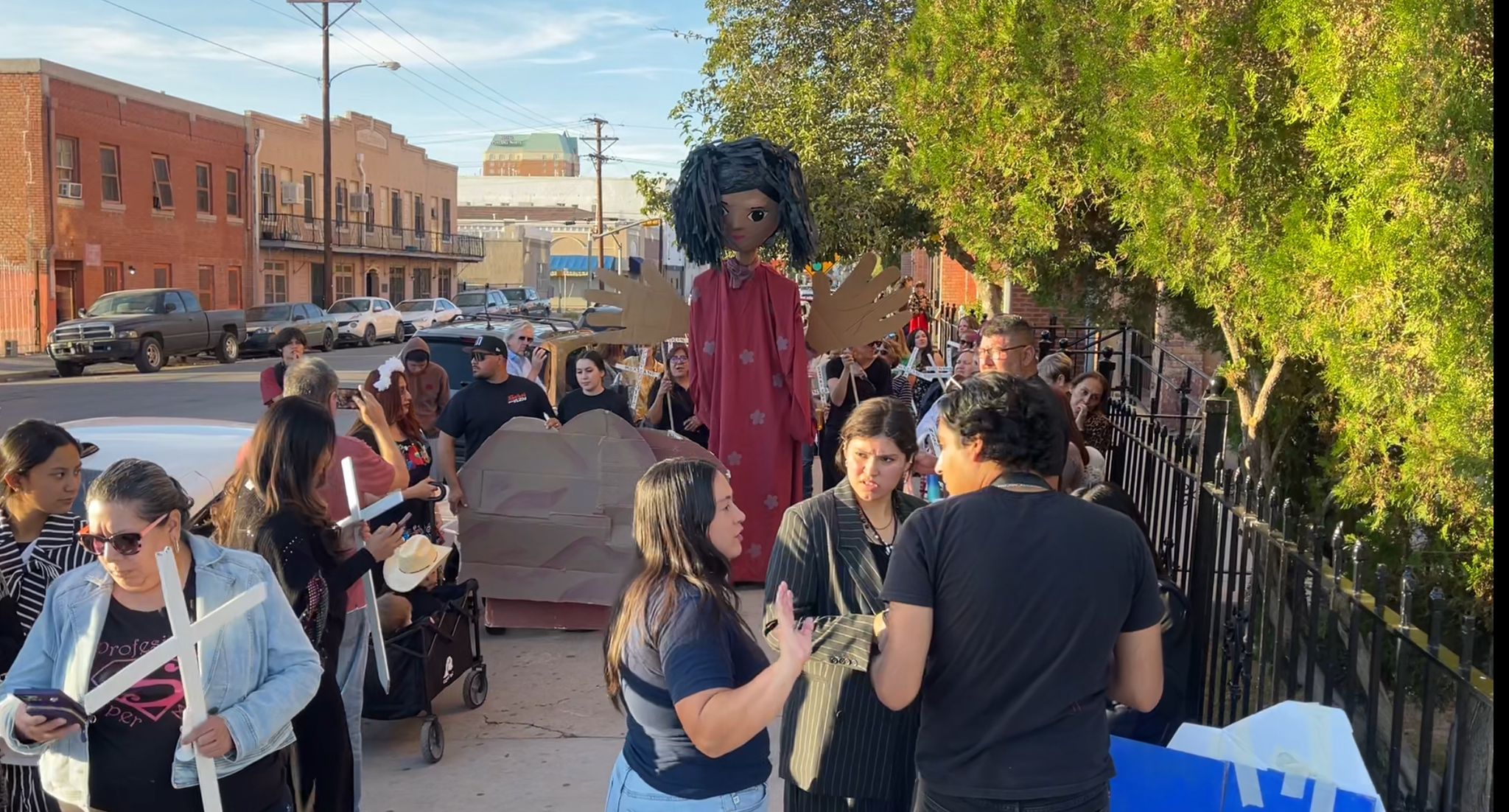 El Paso Honra a los Migrantes Caídos y Exige Justicia en el Día de los Muertos