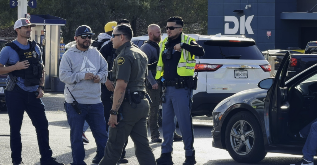 Hombre atropellado en la calle Copia cerca de la I-10; autoridades brindan primeros auxilios
