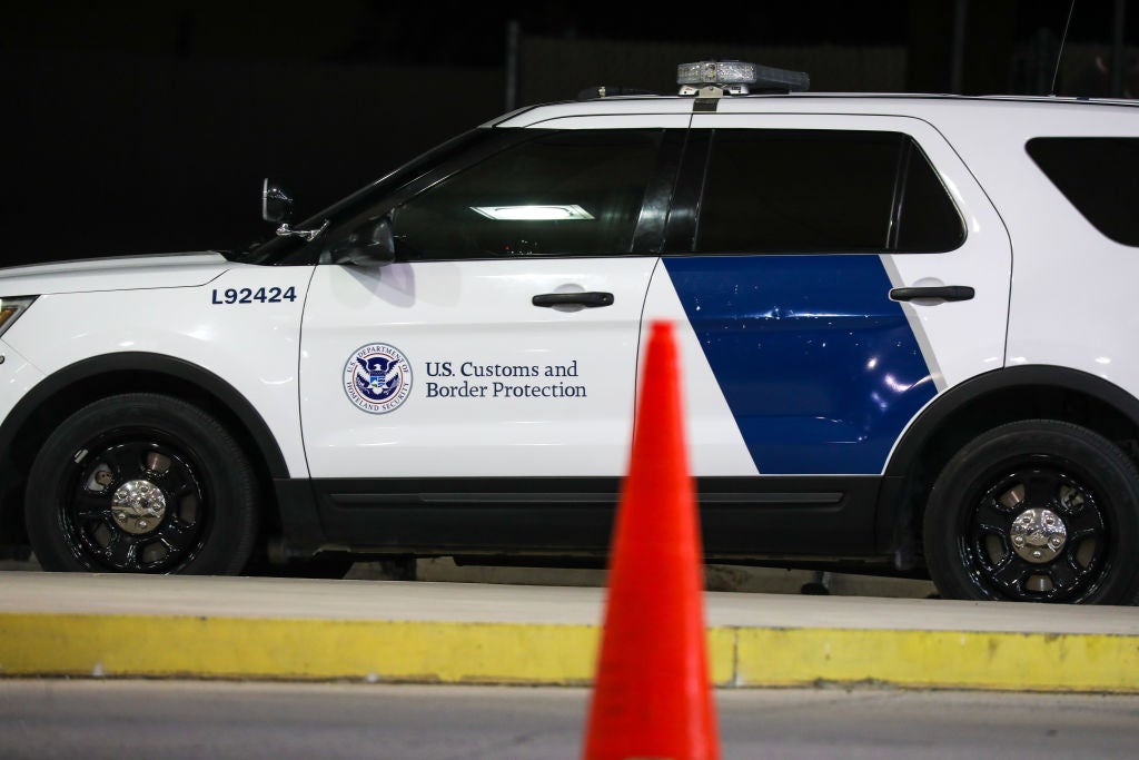 La administración de Trump propone que CBP revise redes sociales de viajeros
