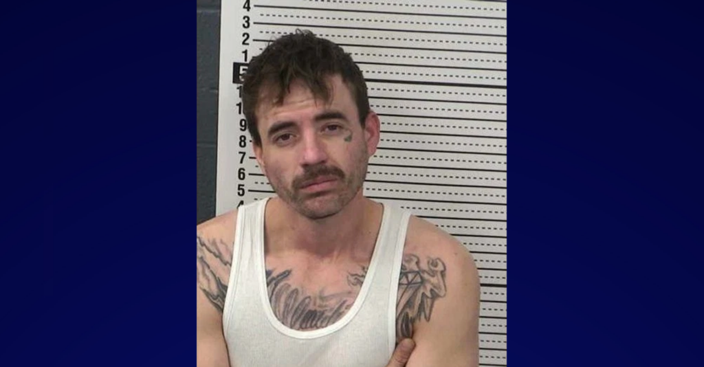 The current image has no alternative text. The file name is: Javier-Levario.png