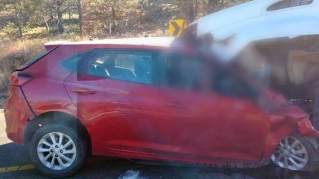 Eran de Juárez pasantes de medicina y joven fallecidos en accidente carretero en Namiquipa