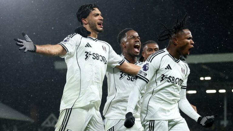 Fulham Busca Competencia para Raúl Jiménez: La Atención en el Futbol Mexicoestadounidense