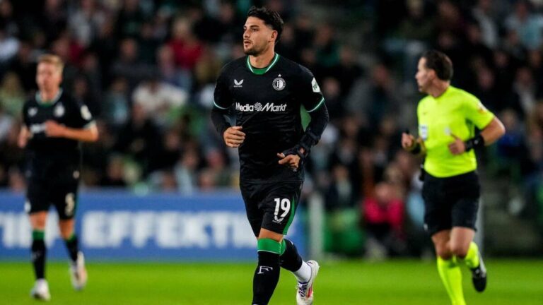 Necaxa Fichaje Impactante: Julián Carranza, el Exdelantero del Feyenoord, se Une al Equipo