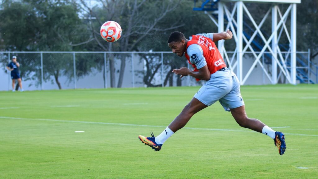 Anthony Martial ausente en entrenamiento con Rayados: Conoce la razón