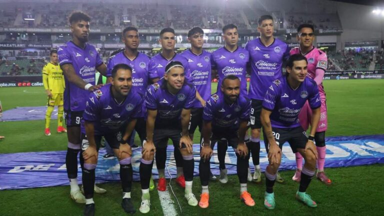 Mazatlán FC Envía Mensaje de Año Nuevo: Aficionados se Burlan del Equipo