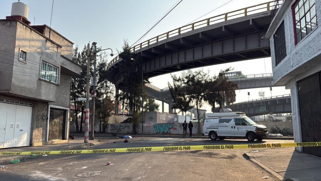 Trágico accidente: Motociclista fallecido tras caer 25 metros en puente de Venustiano Carranza en El Paso