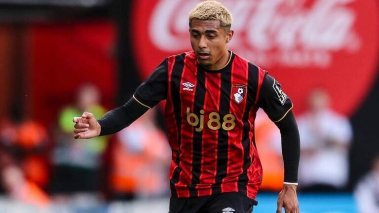Julián Araujo Se Traslada a Escocia para Completar Su Transferencia Al Celtic Desde el Bournemouth