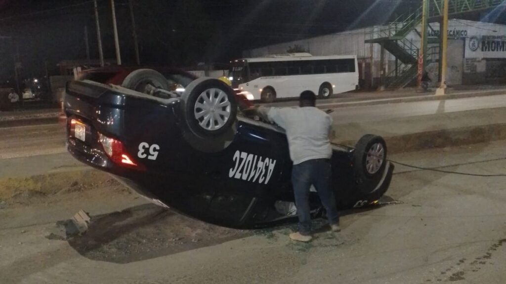 Taxista Sufre Volcadura Dramática en la Entrada de Matamoros