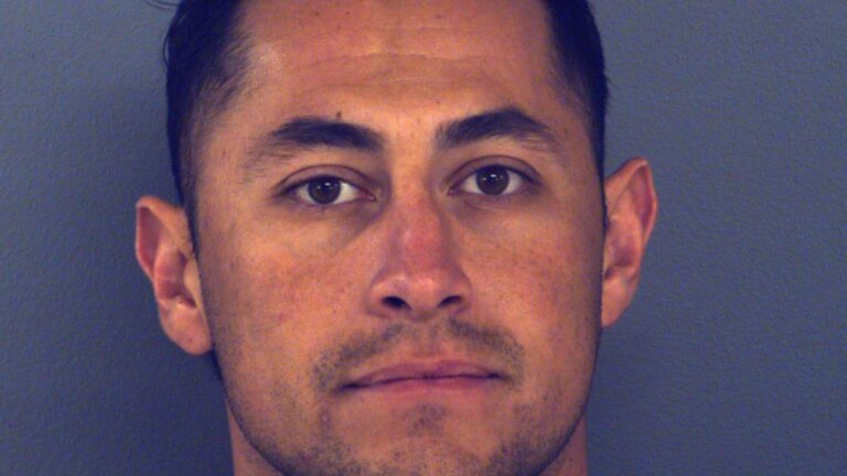 Exoficial de la Policía de El Paso recibe 10 años de supervisión comunitaria por violencia familiar contra dos víctimas
