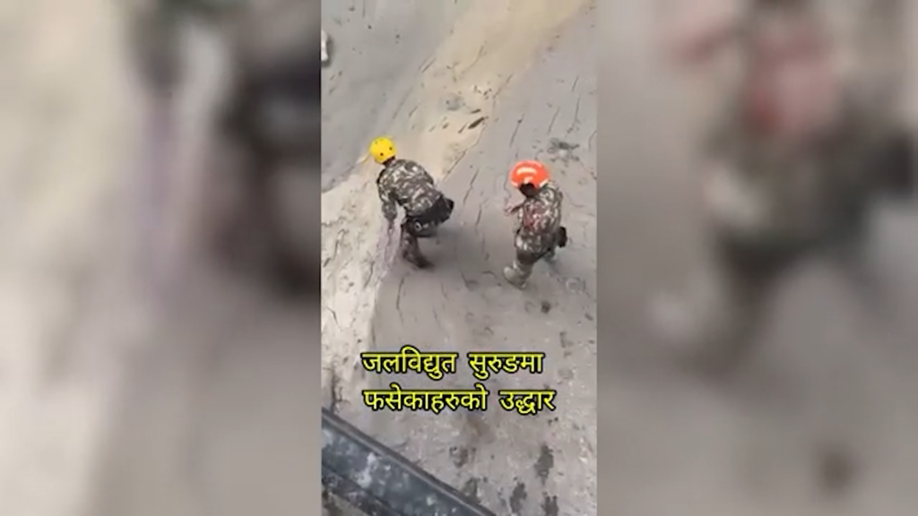 Inundaciones en Nepal dejan devastación y más de 500 extranjeros desaparecidos