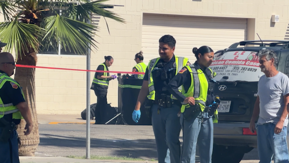 Hombre muere tras caer de un tráiler en movimiento en El Paso