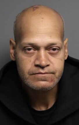 Arrestan a hombre acusado de asesinato tras presunto incidente de ira al volante en Connecticut